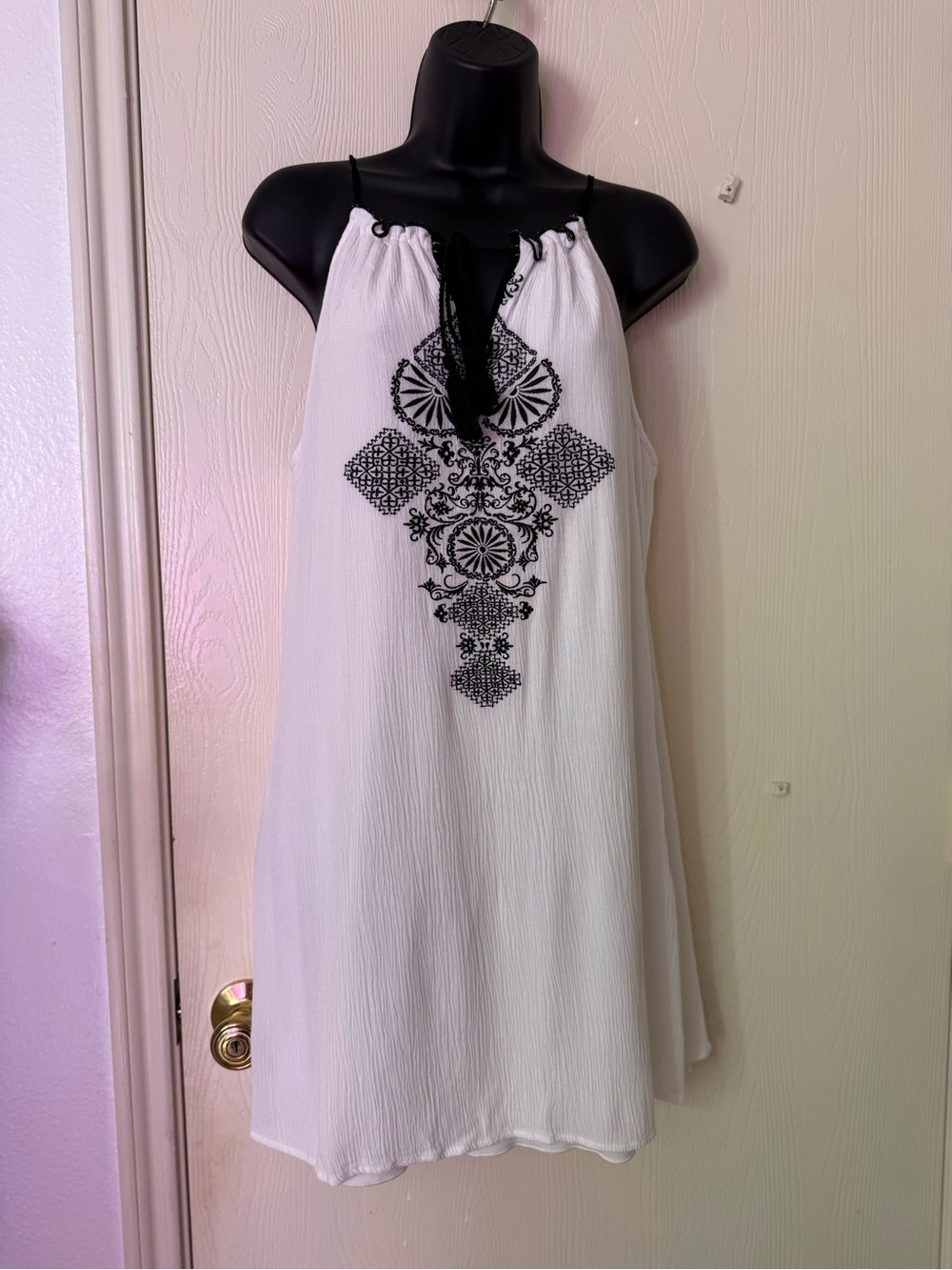 Speechless Black and White Sleeveless Top with Contrast Trim